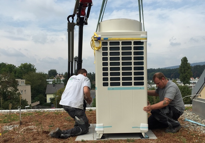 Installation vom Aussengerät auf dem Dach